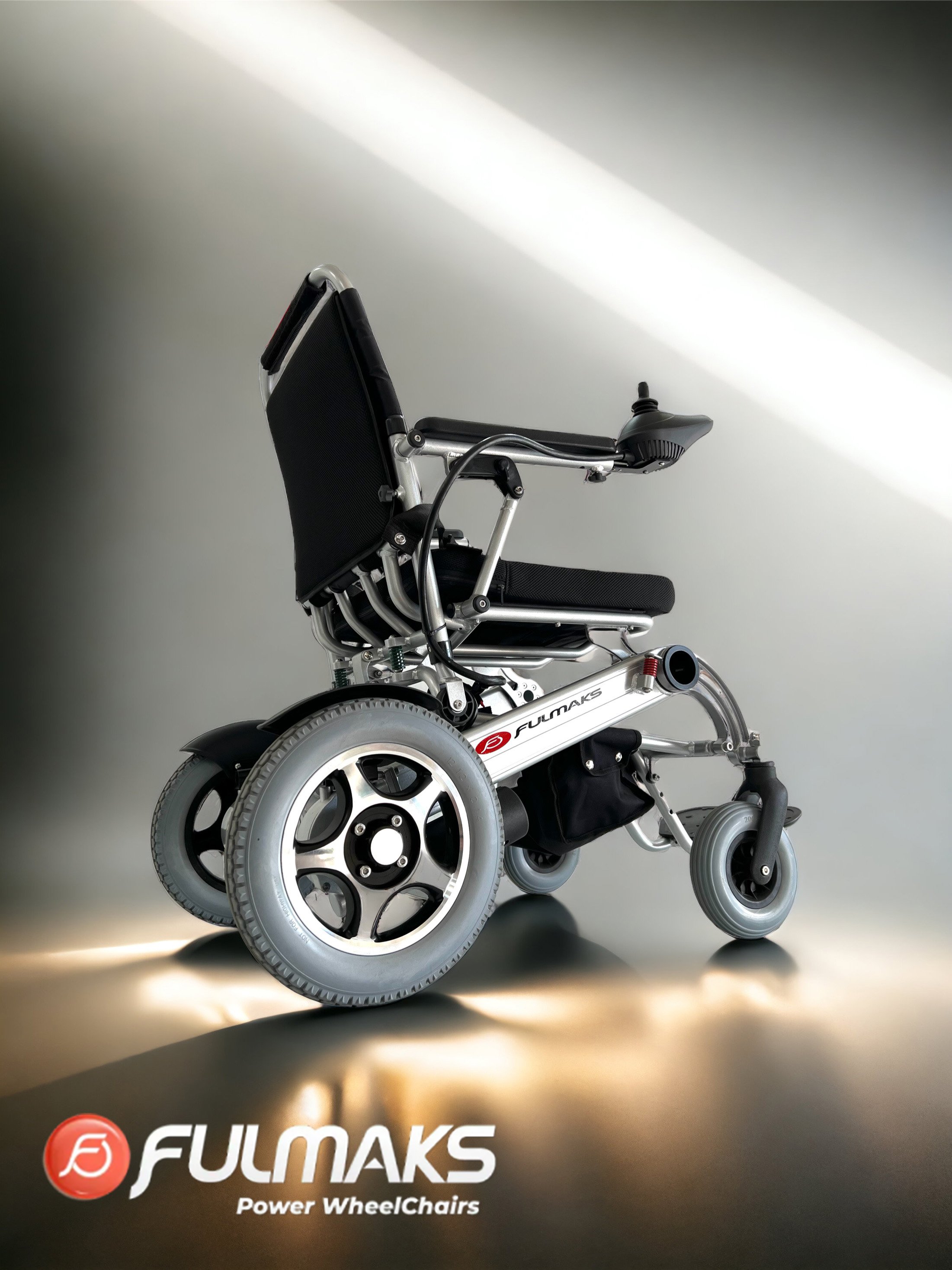 fulmaks-8002-akülü-tekerlekli-sandalye